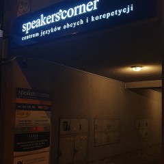 Plafon reklamowy dla szkoły języków Speakers Corner
